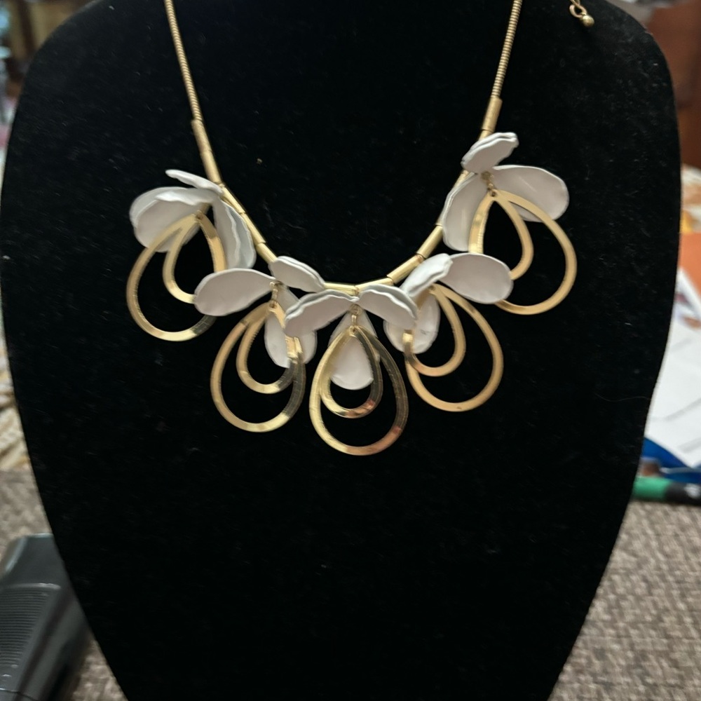Gold-tone Statement Necklace with White Flowers
